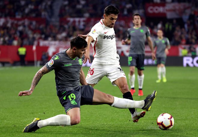 包含皇家马德里客场告捷，西甲霸主再次展现实力的词条