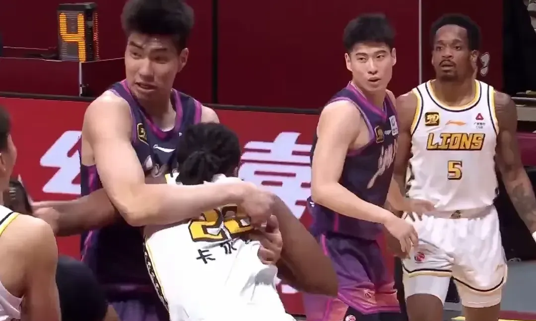 关于广州南雄惨负浙江广厦,遭遇三连败的信息 关于广州南雄惨负浙江广厦,遭遇三连败的信息