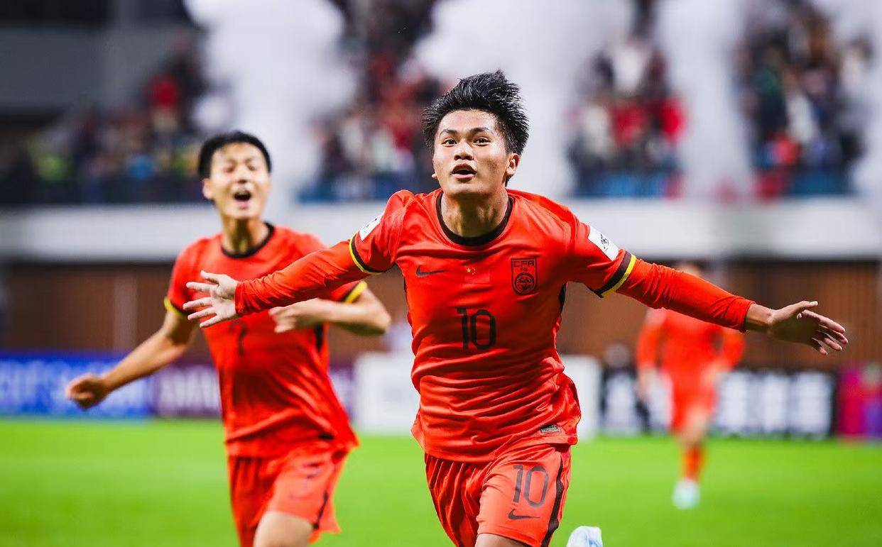 开云体育入口-经过激烈角逐，一支球队在亚洲俱乐部足球锦标赛中胜出的简单介绍