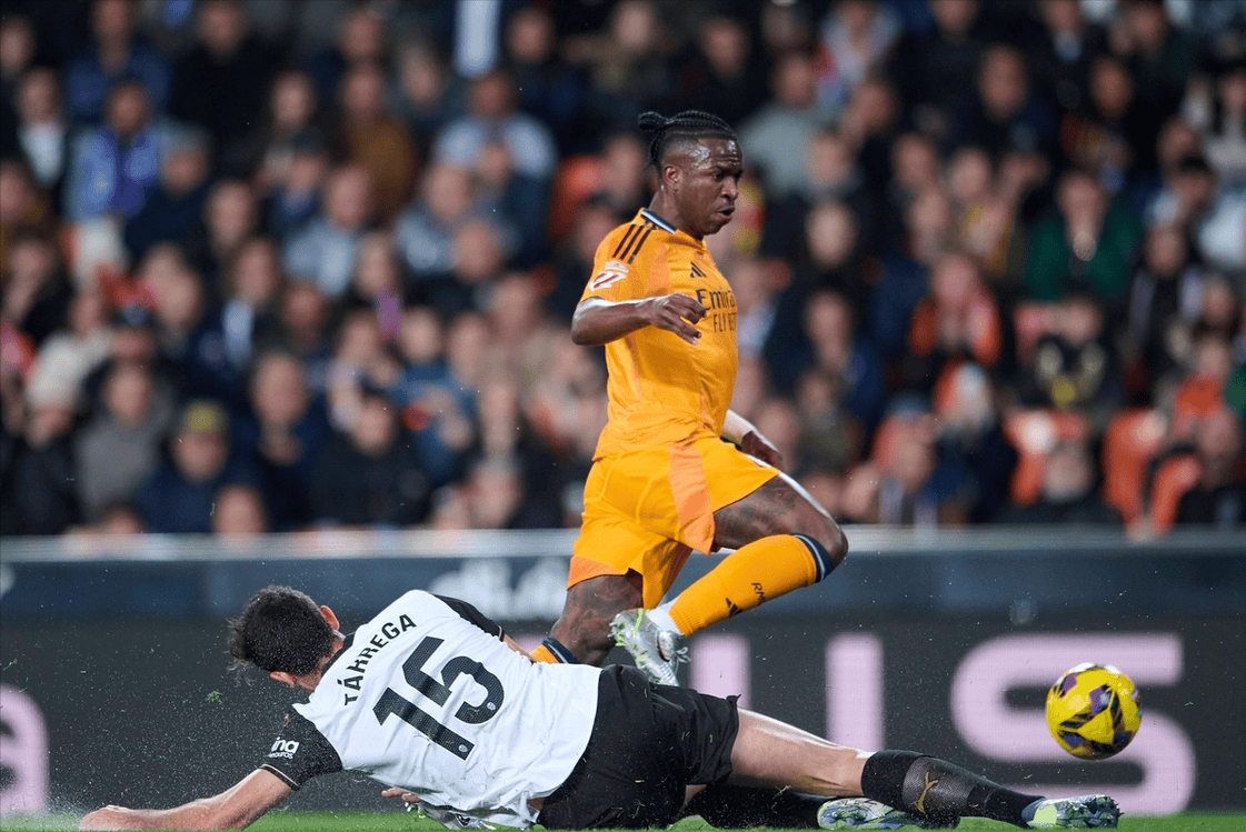 开云体育官方网站-瓦伦西亚惨败，主场不利成致命伤的简单介绍