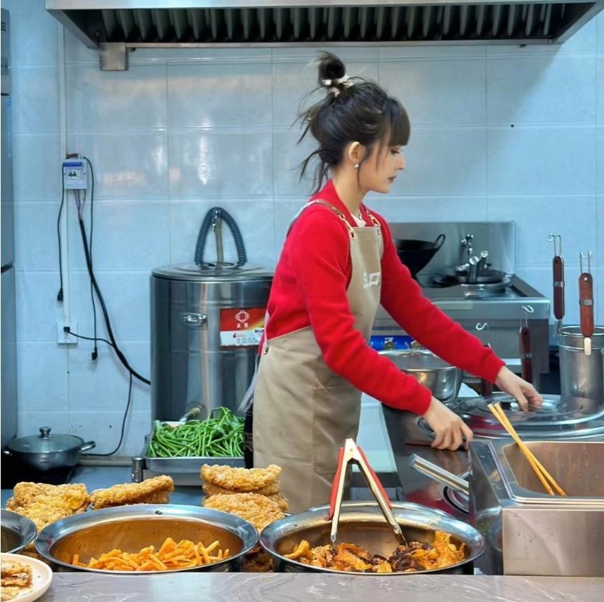 关于美女足球队再次霸气登场,精彩比赛引人瞩目的信息 关于美女足球队再次霸气登场,精彩比赛引人瞩目的信息