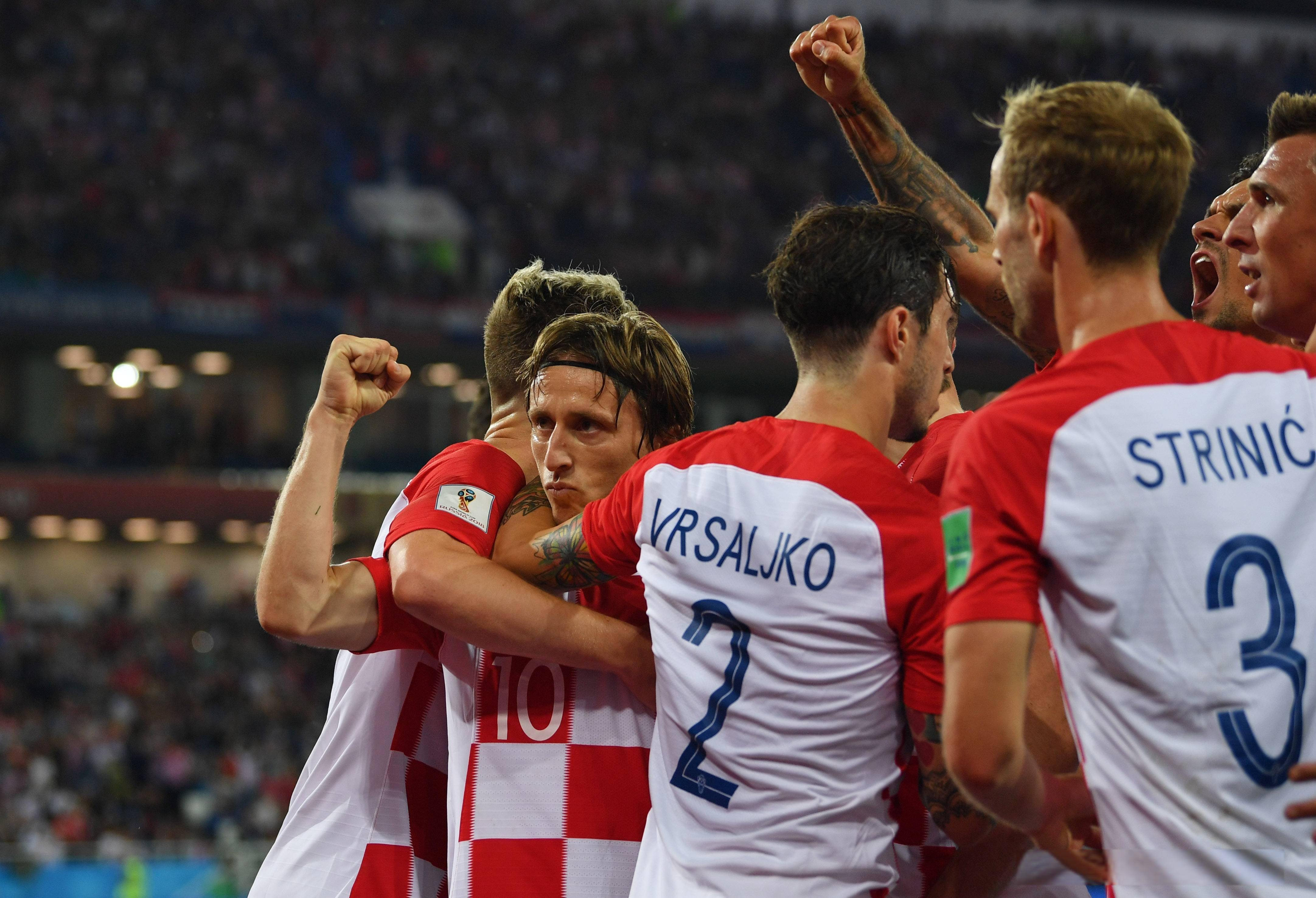 欧洲杯预选赛首轮对决,场面异常激烈 欧洲杯预选赛首轮对决,场面异常激烈