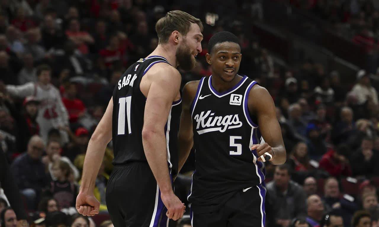 开云体育官网-国王强势挑战？福克斯带领年轻球队冲击冠军