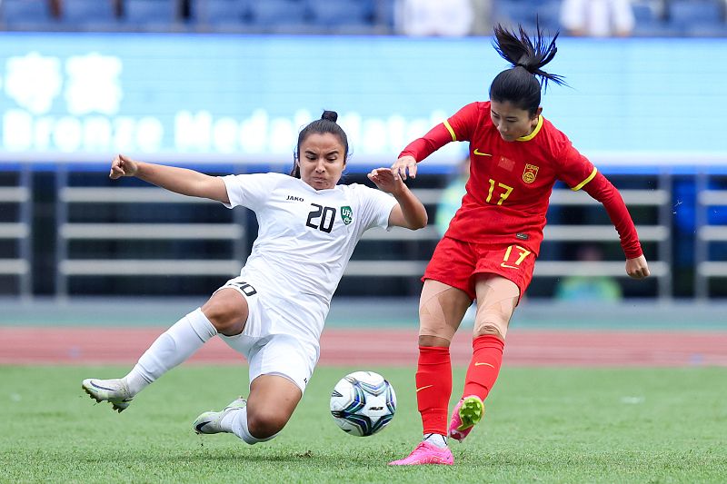 关于精彩瞬间:女足比赛收获观众喝彩的信息 关于精彩瞬间:女足比赛收获观众喝彩的信息