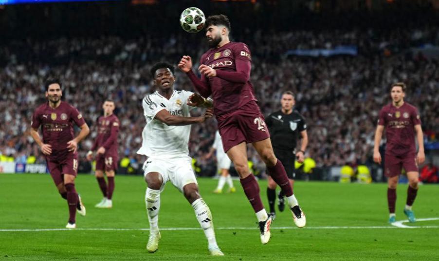 关于沙尔克遭遇主场失利，球队困境难解的信息