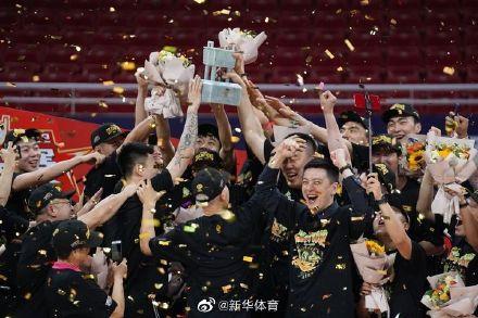 韩国篮球联赛冠军奖杯争夺激烈 韩国篮球联赛冠军奖杯争夺激烈