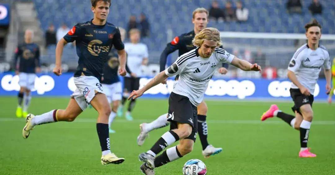 挪威足球比赛中展现实力夺冠 挪威足球比赛中展现实力夺冠