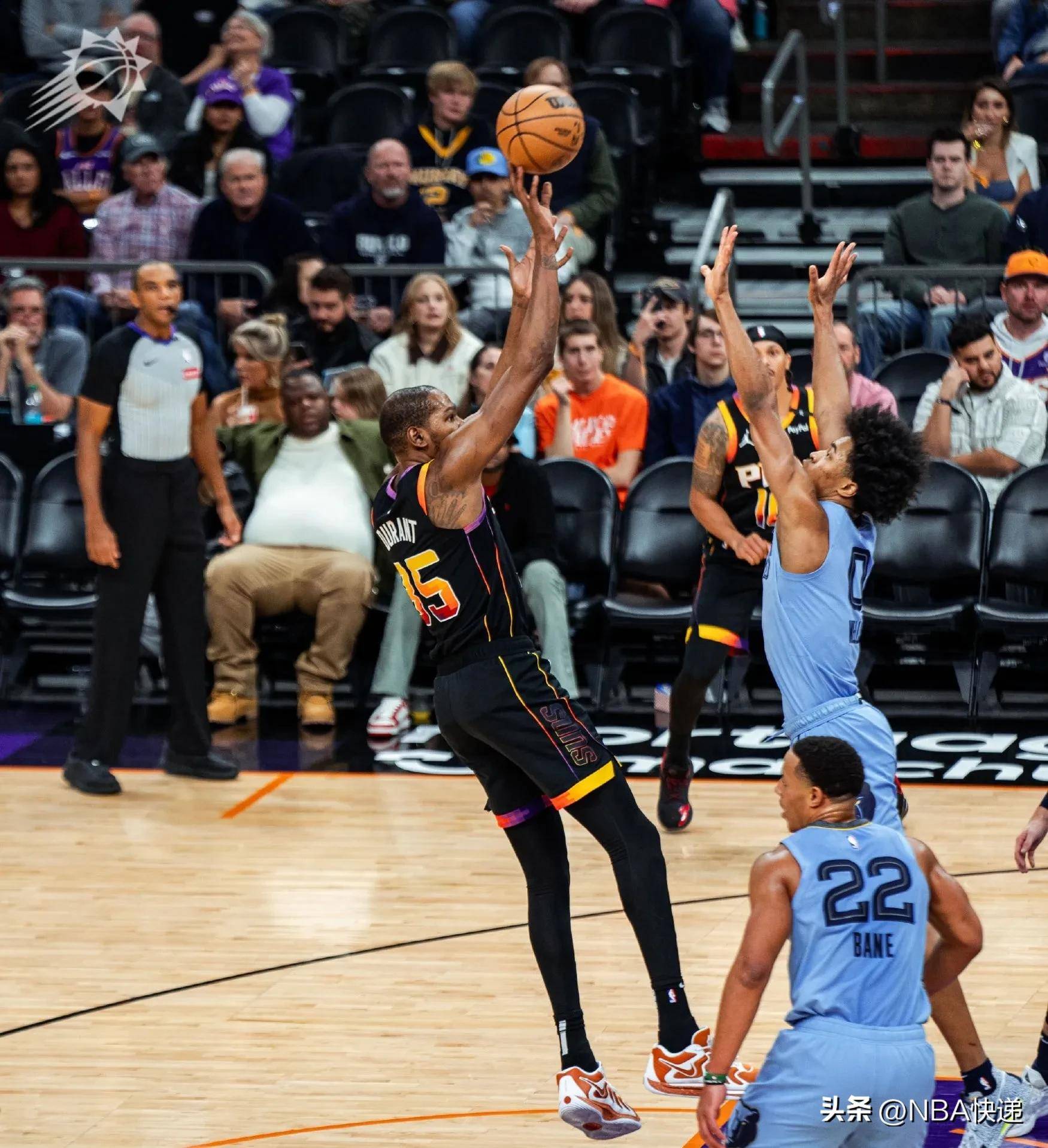 开云体育下载-雷霆惨败快船，保持不败金身失灵