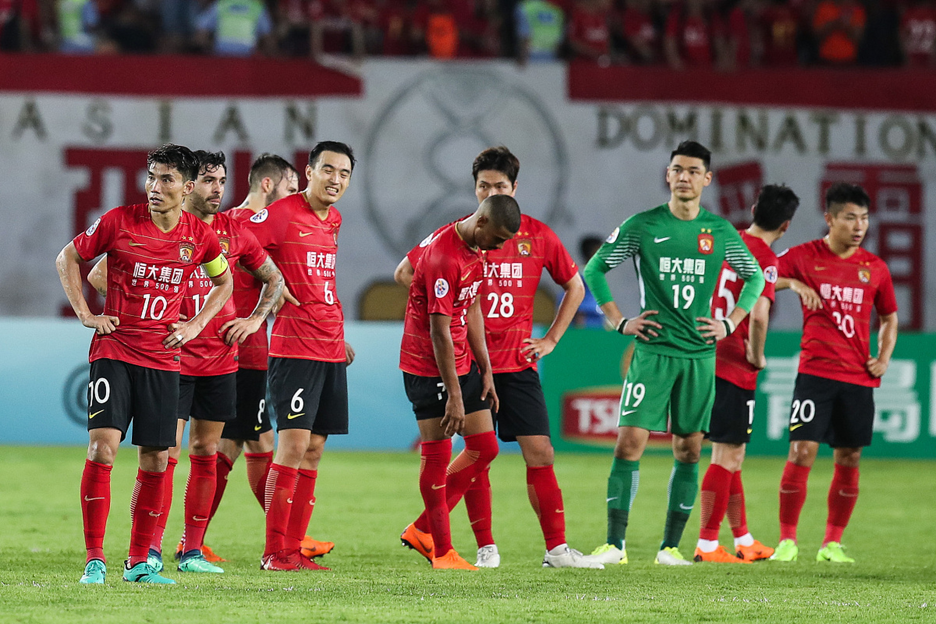 太阳队连胜开局,排名西部榜首 太阳队连胜开局,排名西部榜首