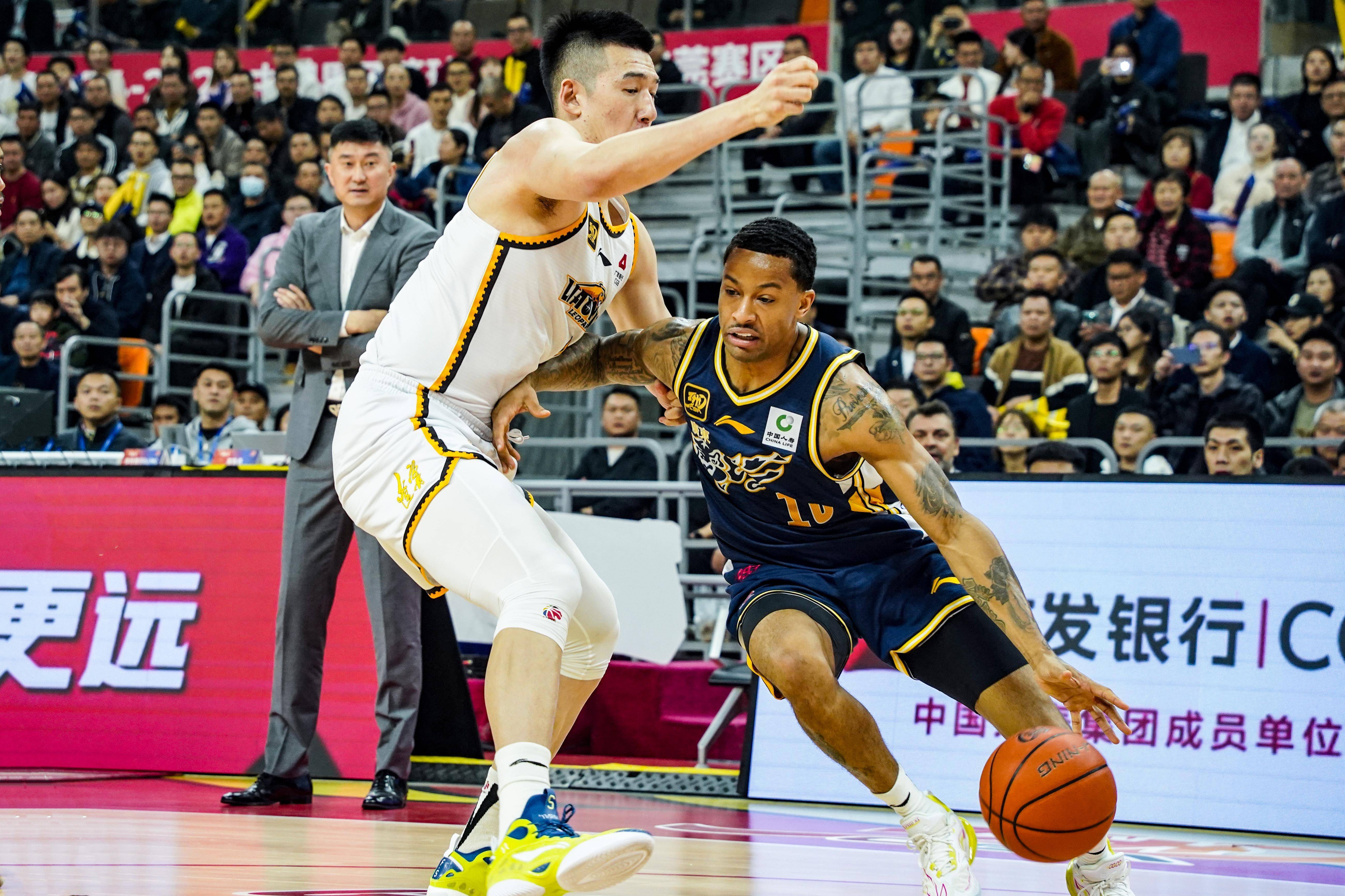 开云体育登录-四川男篮坐镇主场，击败辽宁队挺进前四