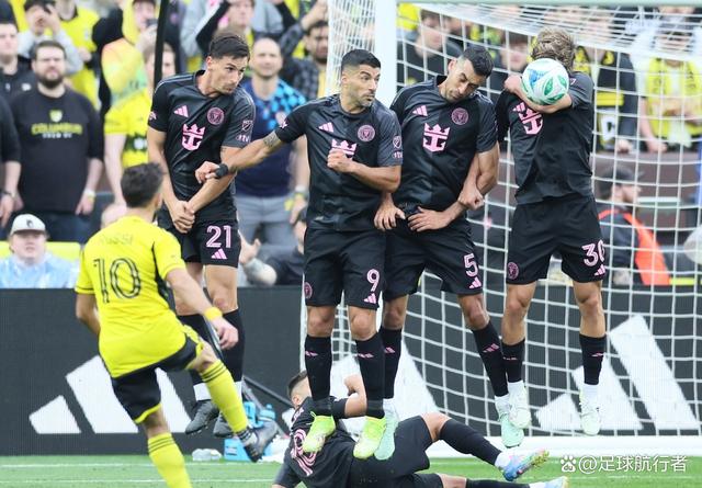 世界级足球赛事，球场上掀起热潮