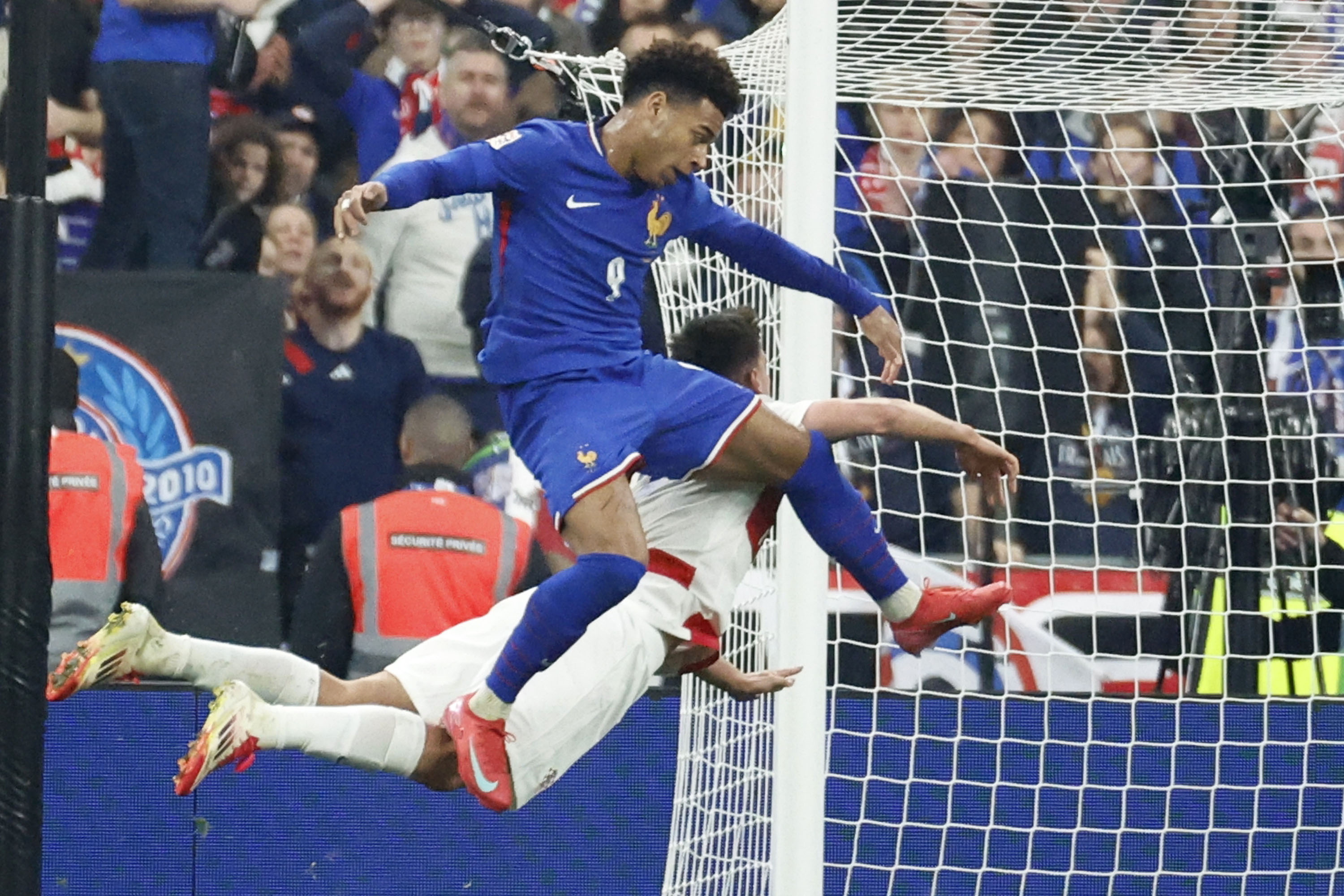 欧洲足球豪门迎来新一轮紧张争夺赛事的简单介绍 欧洲足球豪门迎来新一轮紧张争夺赛事的简单介绍