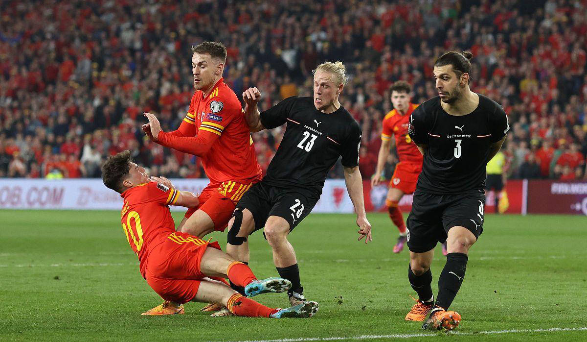 比利时主场大胜几内亚,继续领跑 比利时主场大胜几内亚,继续领跑