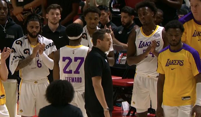 比赛中突发状况，外援紧急离场