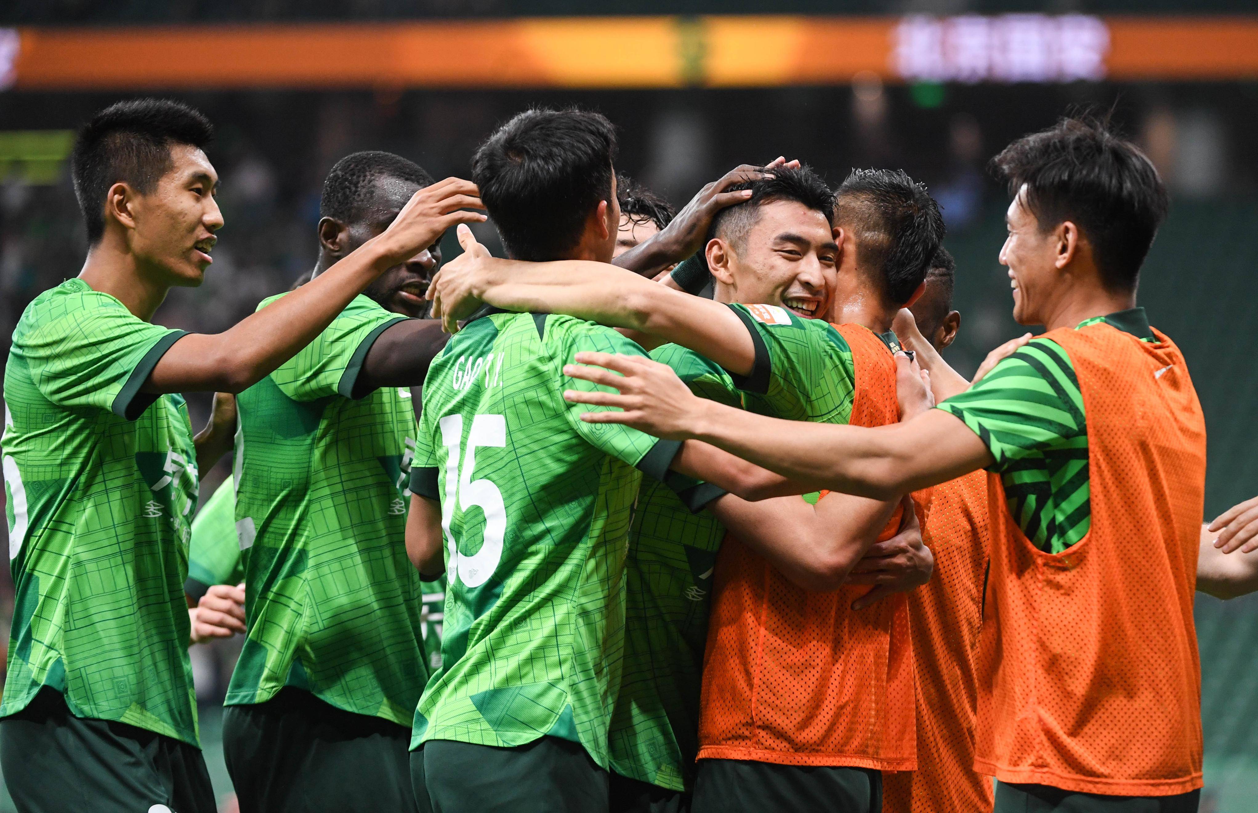 包含球队磨合渐入佳境，团队实力逐渐显现的词条