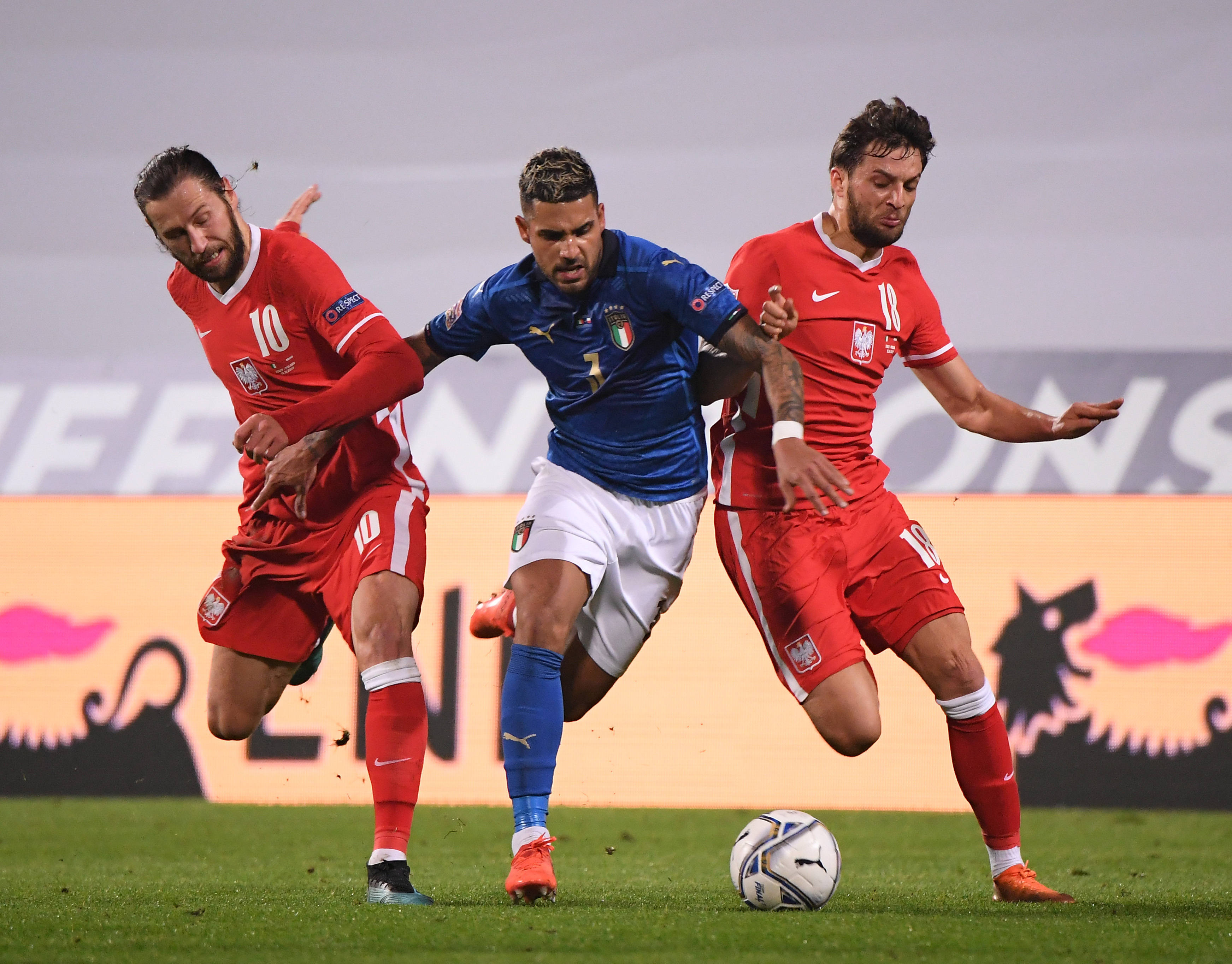 意大利足球职业联赛的热门对决即将引爆球迷热情