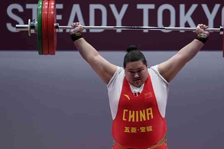 开云下载-举重比赛中南美运动员创造佳绩