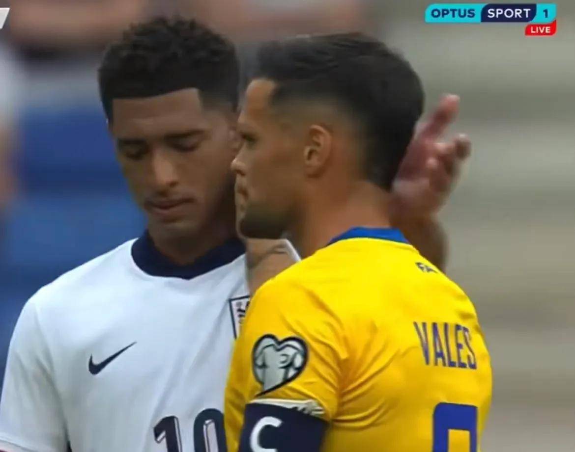 开云体育-失误！安道尔队在关键时刻犯下失误，战败的简单介绍