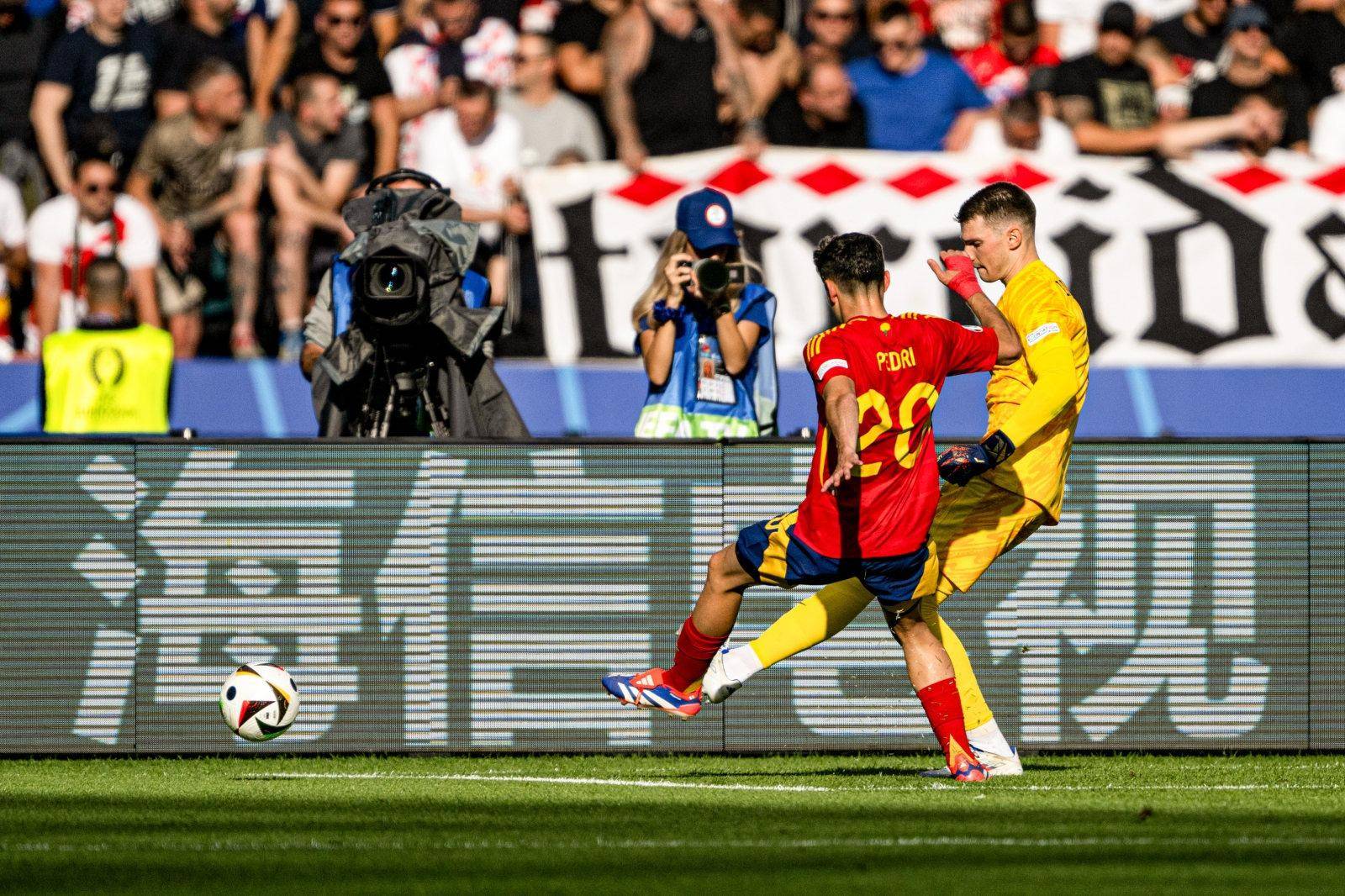 开云体育中国-关于西班牙队出色表现，创下胜利纪录的信息