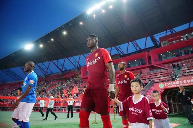 恒丰主场大胜华夏幸福，闯出领先