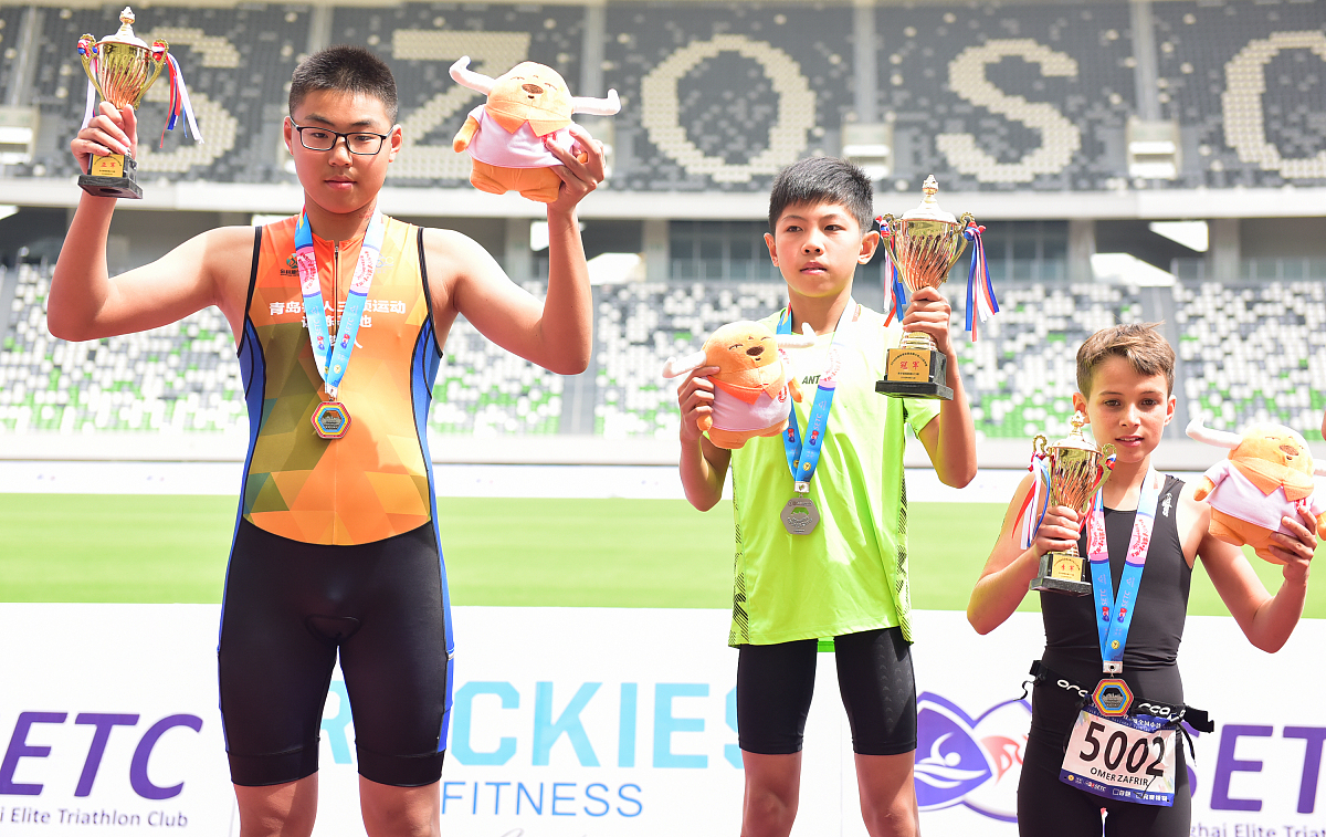 包含实力对比悬殊，在比赛中显现出色表现的词条