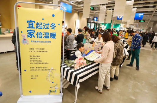 开云平台-雄鹿队球员为社区义卖活动筹集善款