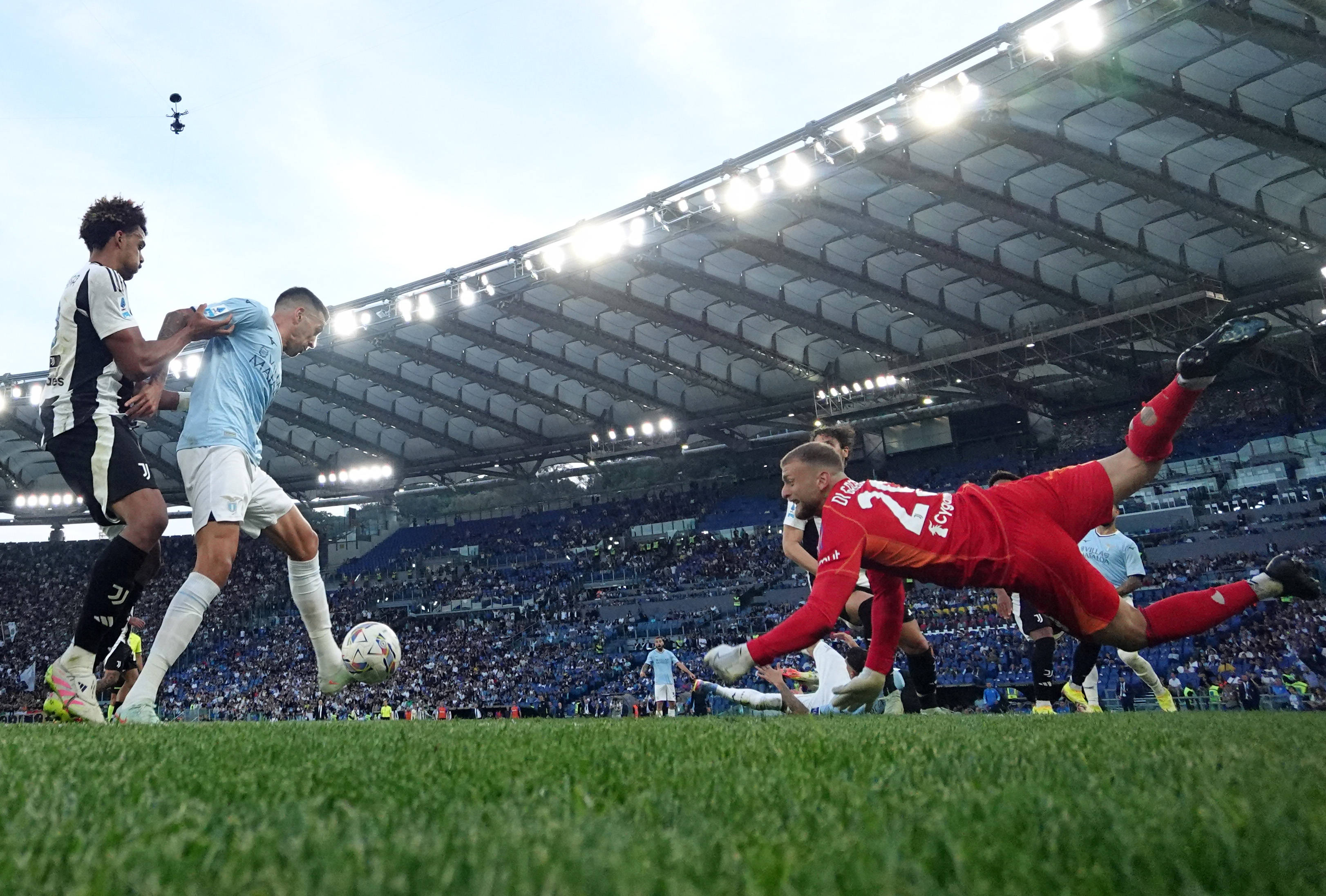 尤文图斯阴阳两难，小组赛形势陷入混乱