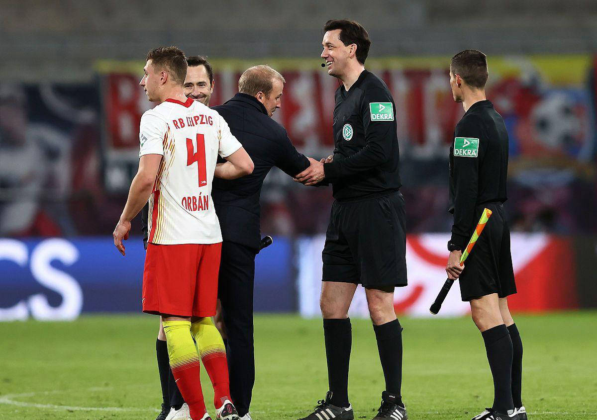 莱比锡红牛客场绝杀勒沃库森，逼近联赛领头羊