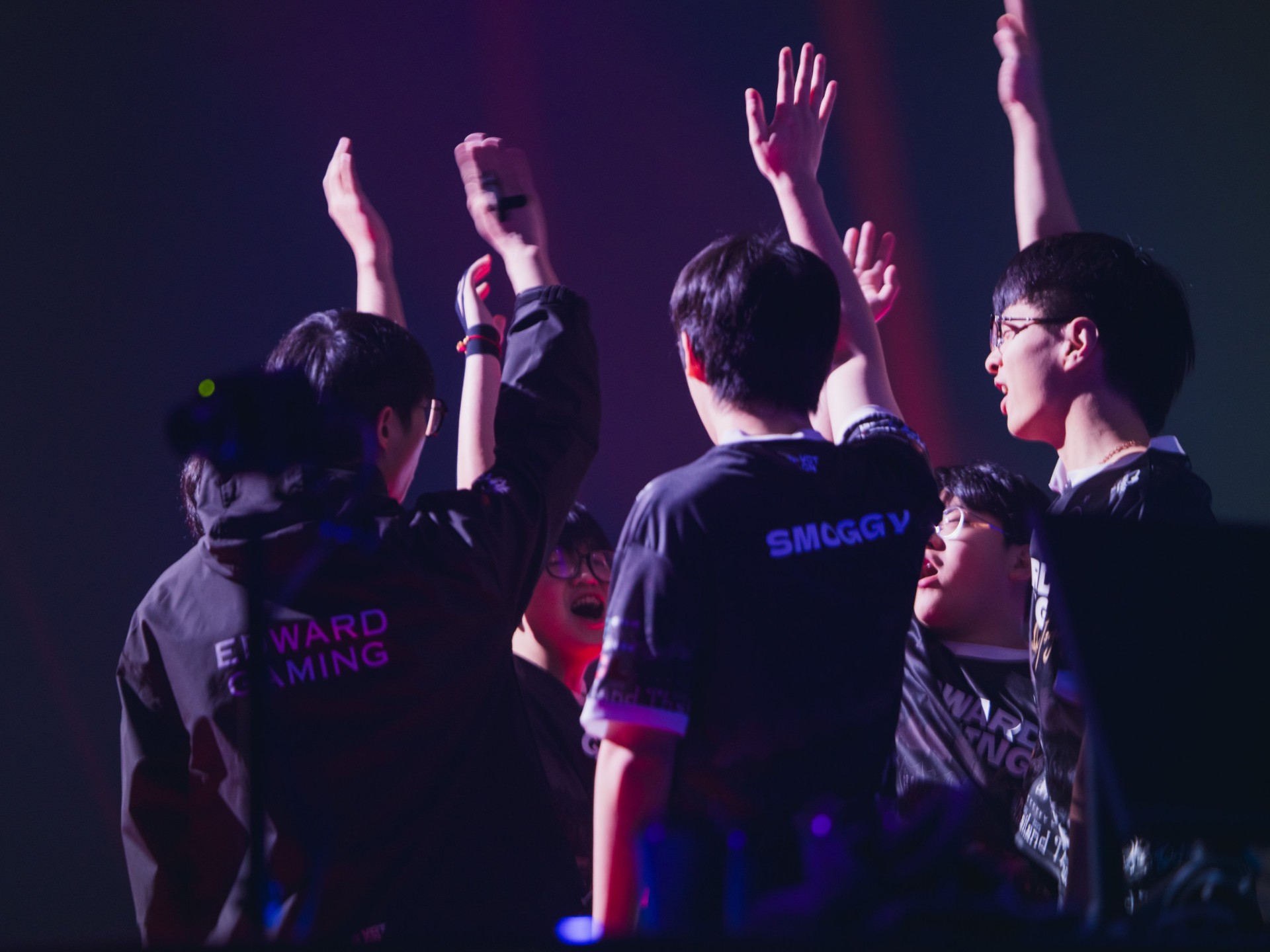 开云平台-CLG鏖战DFM，Keria团战一打五焦点之战小组赛，留下经典瞬间的简单介绍