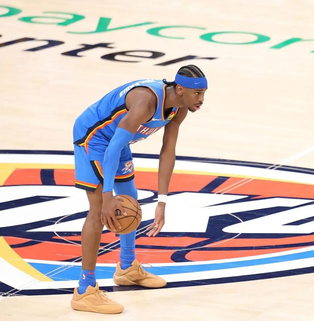 开云体育入口-雷霆队首轮惨遭横扫，威少面临连续三年一轮游