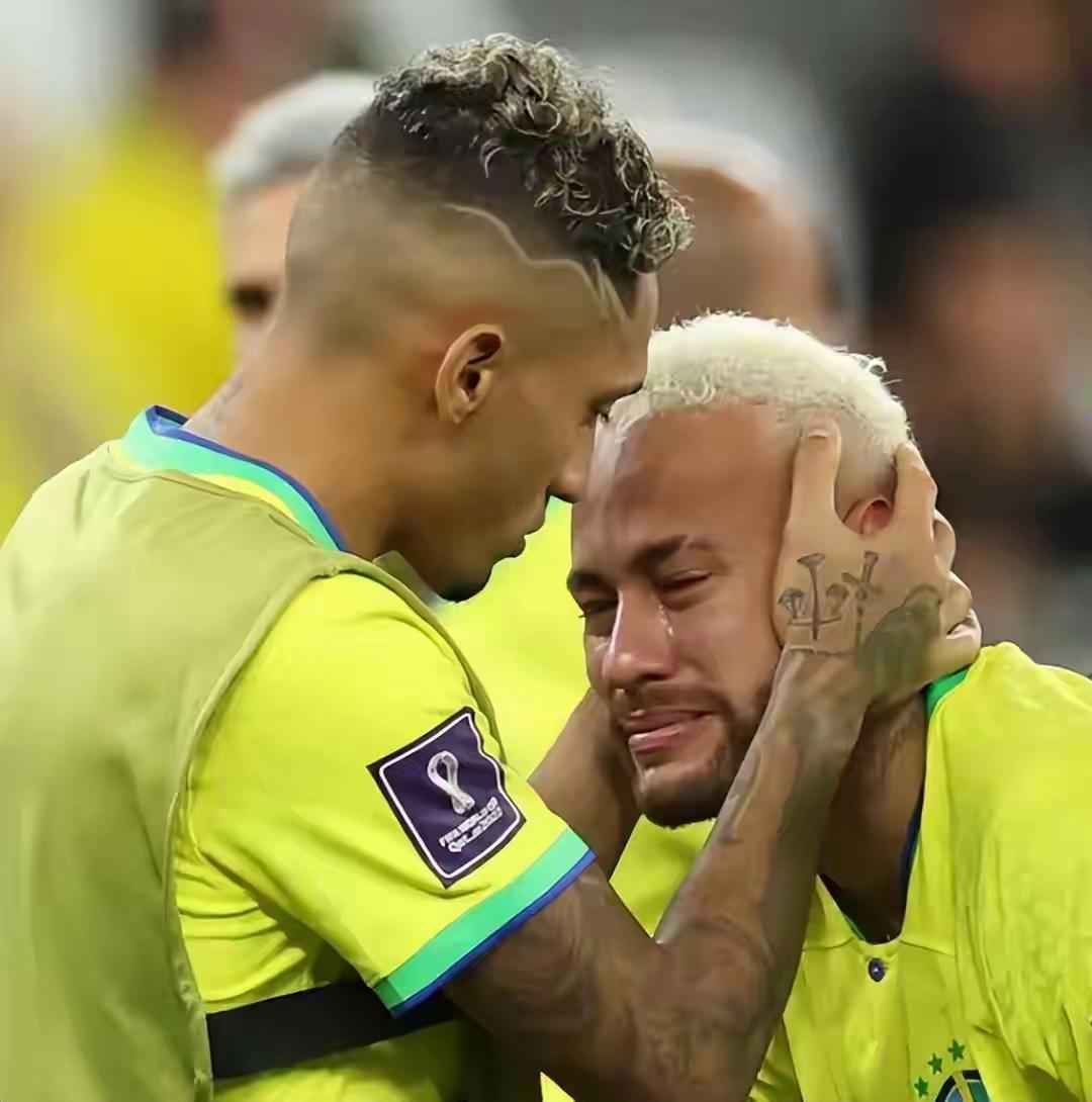 开云体育登录-巴西前锋射门不中，意大利淘汰巴西，获得世界杯冠军